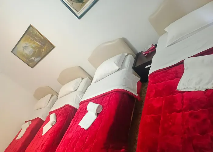 אכסניה Host רומא