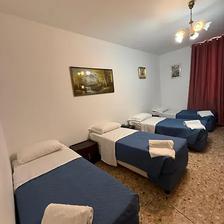 Host Roma